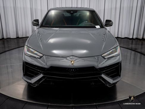 Used 2023 Lamborghini Urus S image 3