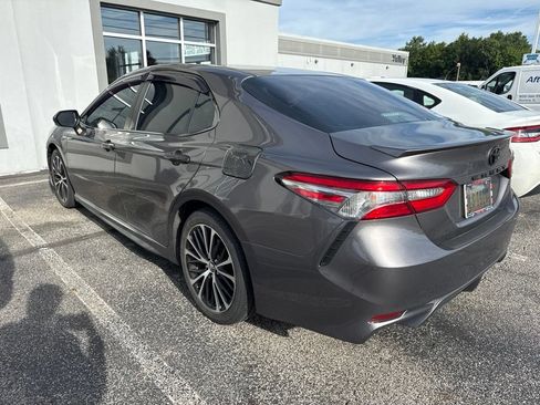 Used 2018 Toyota Camry SE FWD image 7