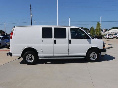 Used 2023 GMC Savana 2500 w/ Driver Convenience Package image 6
