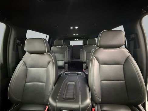 Used 2023 Chevrolet Suburban Premier AWD/4WD image 15
