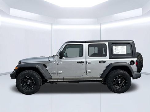 Used 2018 Jeep Wrangler Unlimited Sport S AWD/4WD image 3