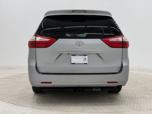 Used 2016 Toyota Sienna LE image 10