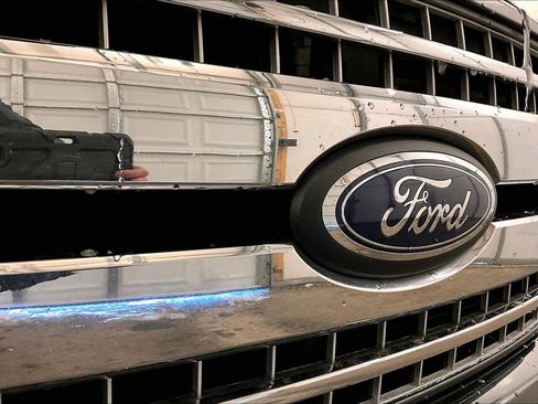 Used 2018 Ford F150 XLT w/ XTR Package image 29