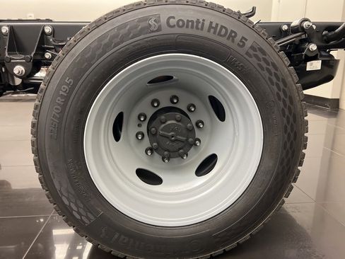 New 2026 Ford F550 4x4 Regular Cab Super Duty image 7