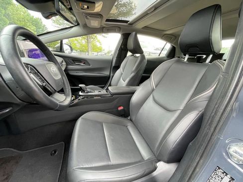 Used 2025 Toyota Prius Limited w/ Limited Premium Package FWD image 22