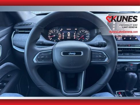 Used 2024 Jeep Compass Latitude image 29