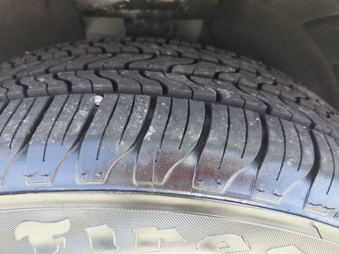 Used 2018 Chevrolet Equinox LT FWD image 13