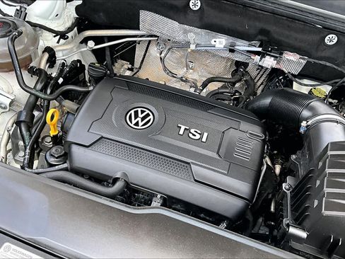Used 2022 Volkswagen Atlas Cross Sport SE FWD image 31