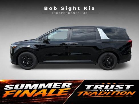 Used 2026 Kia Carnival FWD image 6