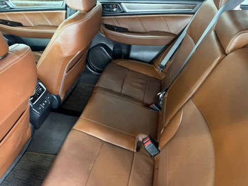 Used 2019 Subaru Outback 3.6R Touring w/ Popular Package #3A image 4