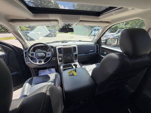 Used 2017 RAM 1500 Laramie w/ Convenience Group AWD/4WD image 18