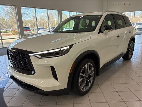Used 2025 INFINITI QX60 Luxe image 3