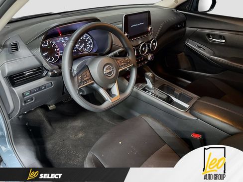 Used 2025 Nissan Sentra SV FWD image 12