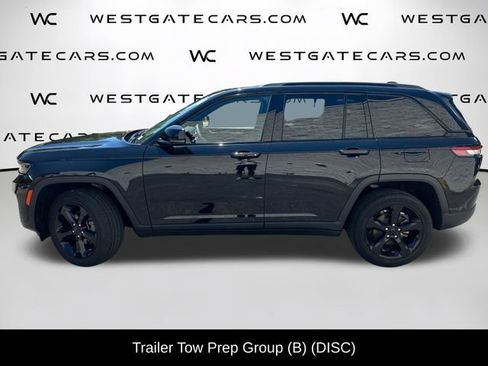 Used 2023 Jeep Grand Cherokee Altitude AWD/4WD image 4