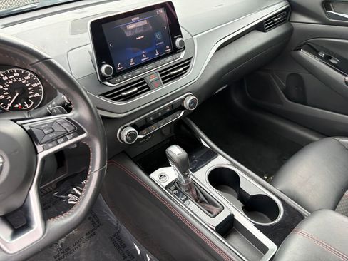 Used 2024 Nissan Altima 2.5 SR FWD image 20