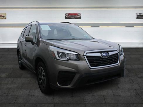 Used 2019 Subaru Forester Premium image 1