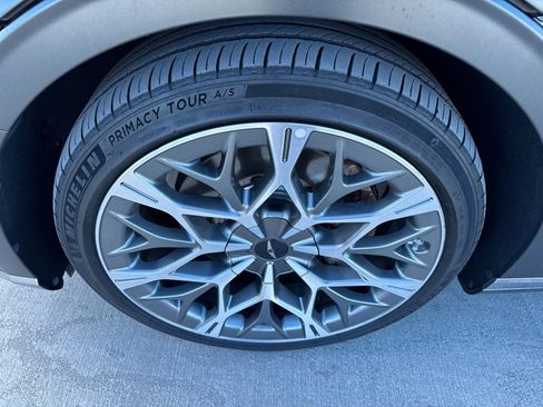 Used 2024 Genesis G90 3.5T image 22