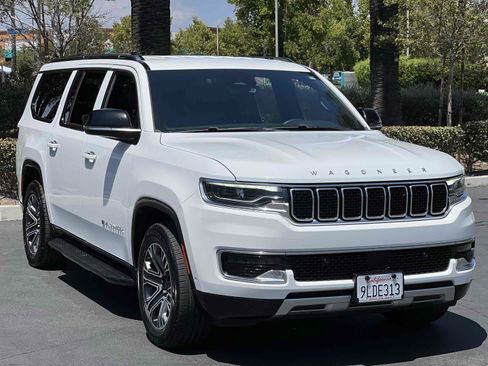 Used 2024 Jeep Wagoneer L Series II RWD image 35