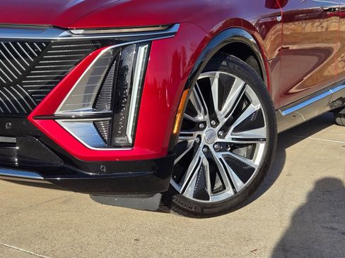 Certified 2025 Cadillac Lyriq Luxury w/ LPO, Floor Liner Package image 7