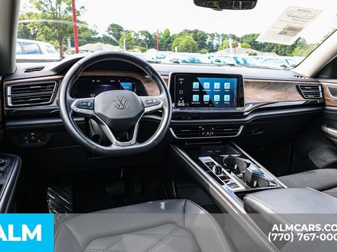 Used 2025 Volkswagen Atlas SE FWD image 30