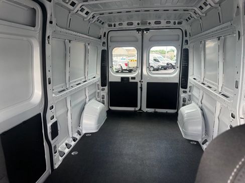 Used 2024 RAM ProMaster 2500 FWD image 30