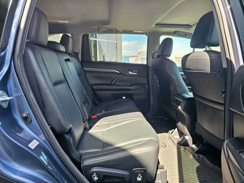 Used 2018 Toyota Highlander Limited AWD/4WD image 13