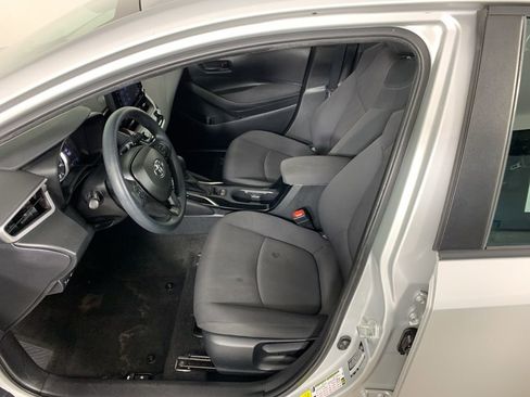 Used 2022 Toyota Corolla LE image 25