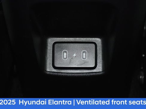 Used 2025 Hyundai Elantra Limited FWD image 30
