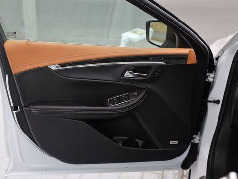 Used 2016 Chevrolet Impala LTZ w/ Enhanced Convenience Package image 12