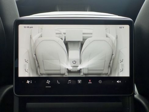Used 2026 Tesla Model Y 2WD image 18