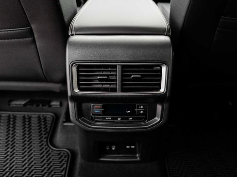 New 2026 Volkswagen Atlas SE image 34