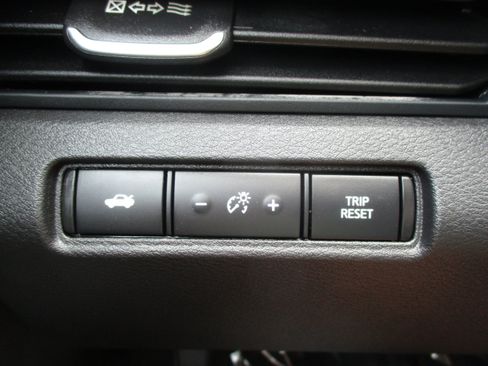 Used 2025 Nissan Altima 2.5 SV FWD image 24