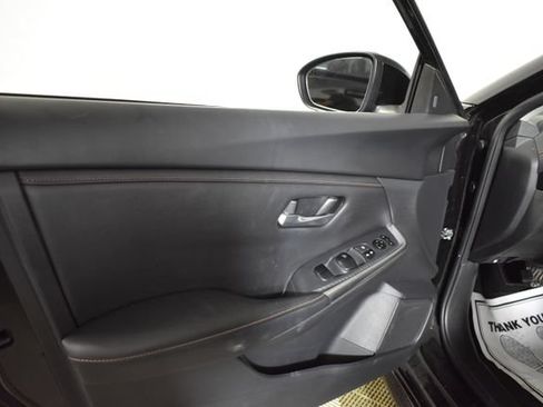 Used 2023 Nissan Sentra SR w/ Midnight Edition Package FWD image 7