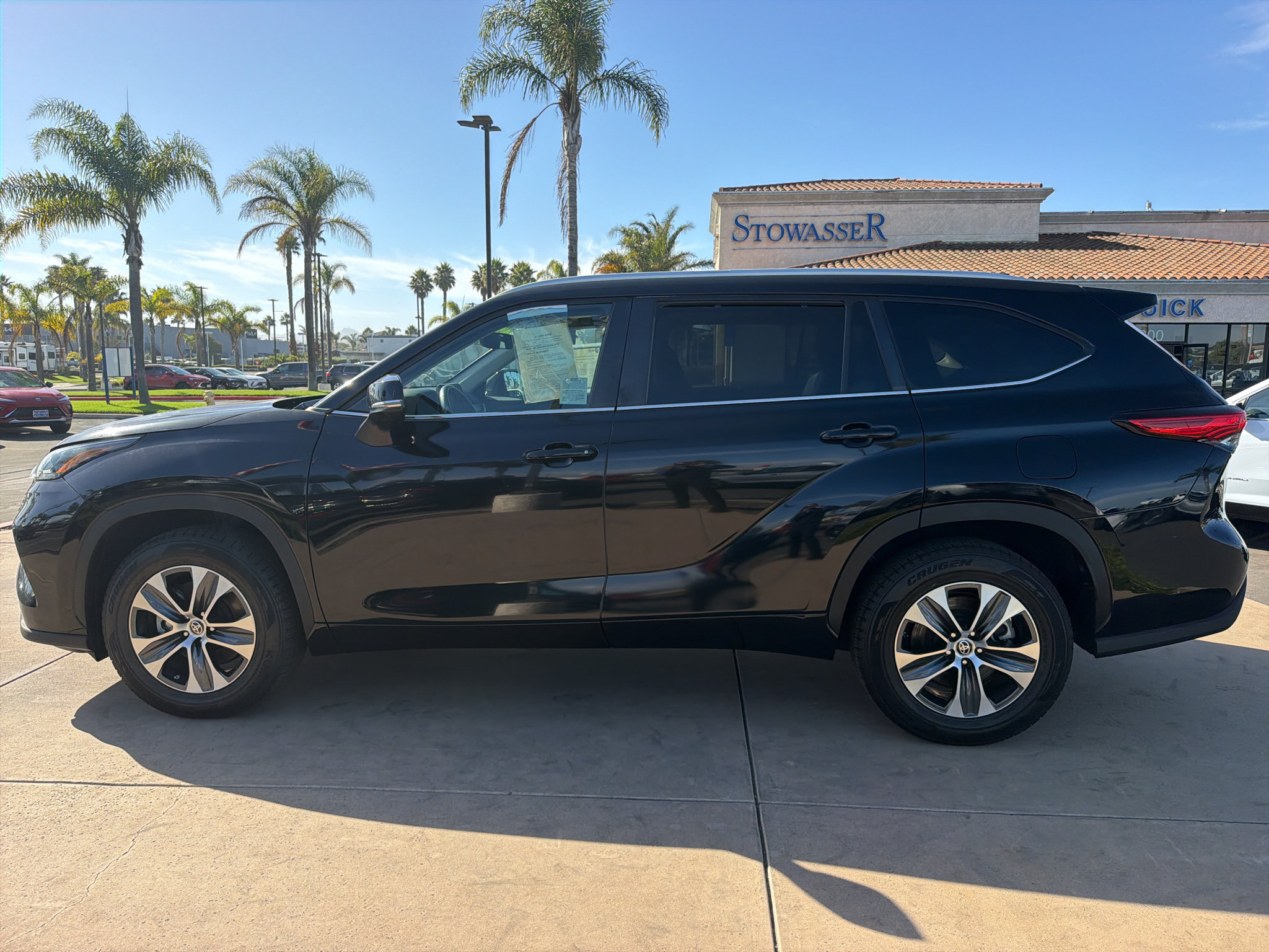 Used 2023 Toyota Highlander XLE FWD image 8