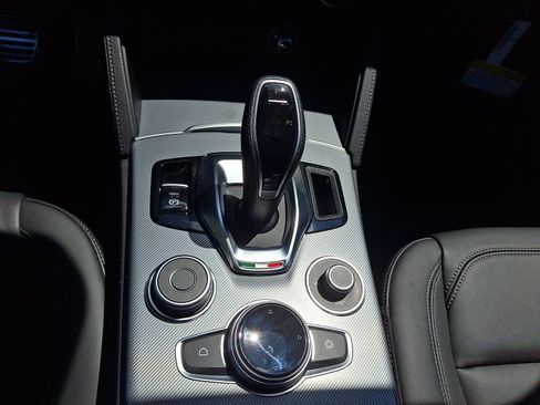 New 2025 Alfa Romeo Stelvio Sprint w/ Convenience Package AWD/4WD image 11