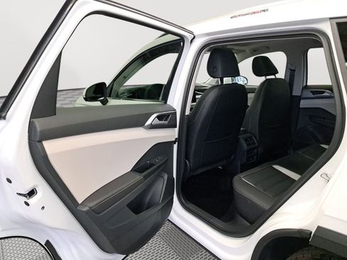 New 2025 Volkswagen Taos SEL image 13