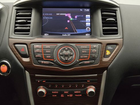 Used 2017 Nissan Pathfinder Platinum w/ Family Entertainment Package FWD image 25