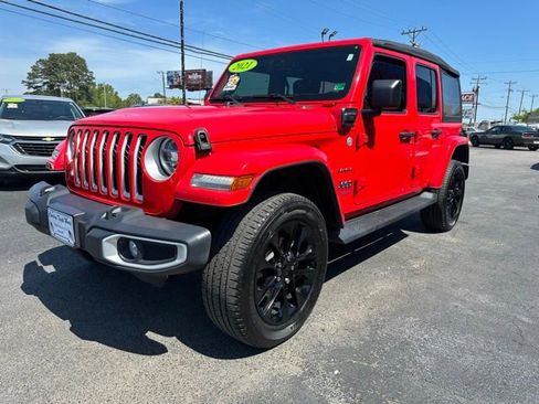 Used 2021 Jeep Wrangler Unlimited Sahara w/ Cold Weather Group AWD/4WD image 7