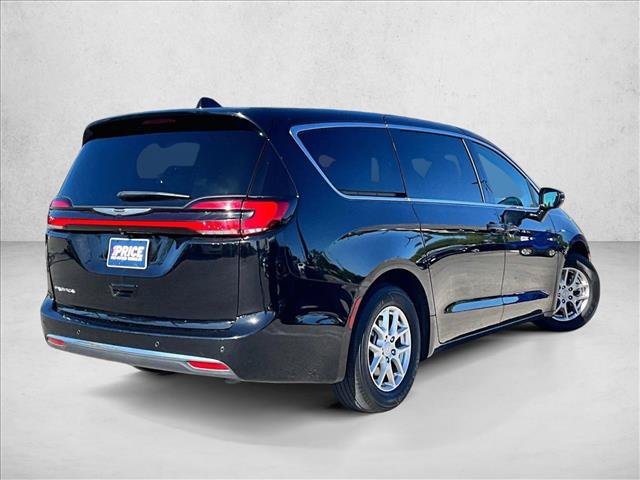 Used 2026 Chrysler Pacifica Select FWD image 2