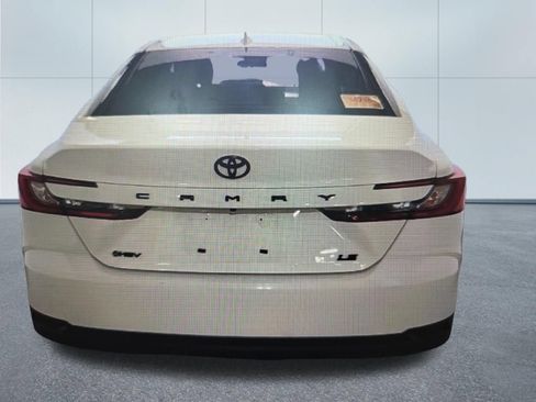 Used 2025 Toyota Camry LE FWD image 7