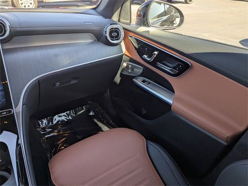 Used 2025 Mercedes-Benz GLC 300 GLC 300 image 18
