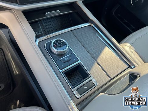 Used 2024 Ford Expedition Limited image 33