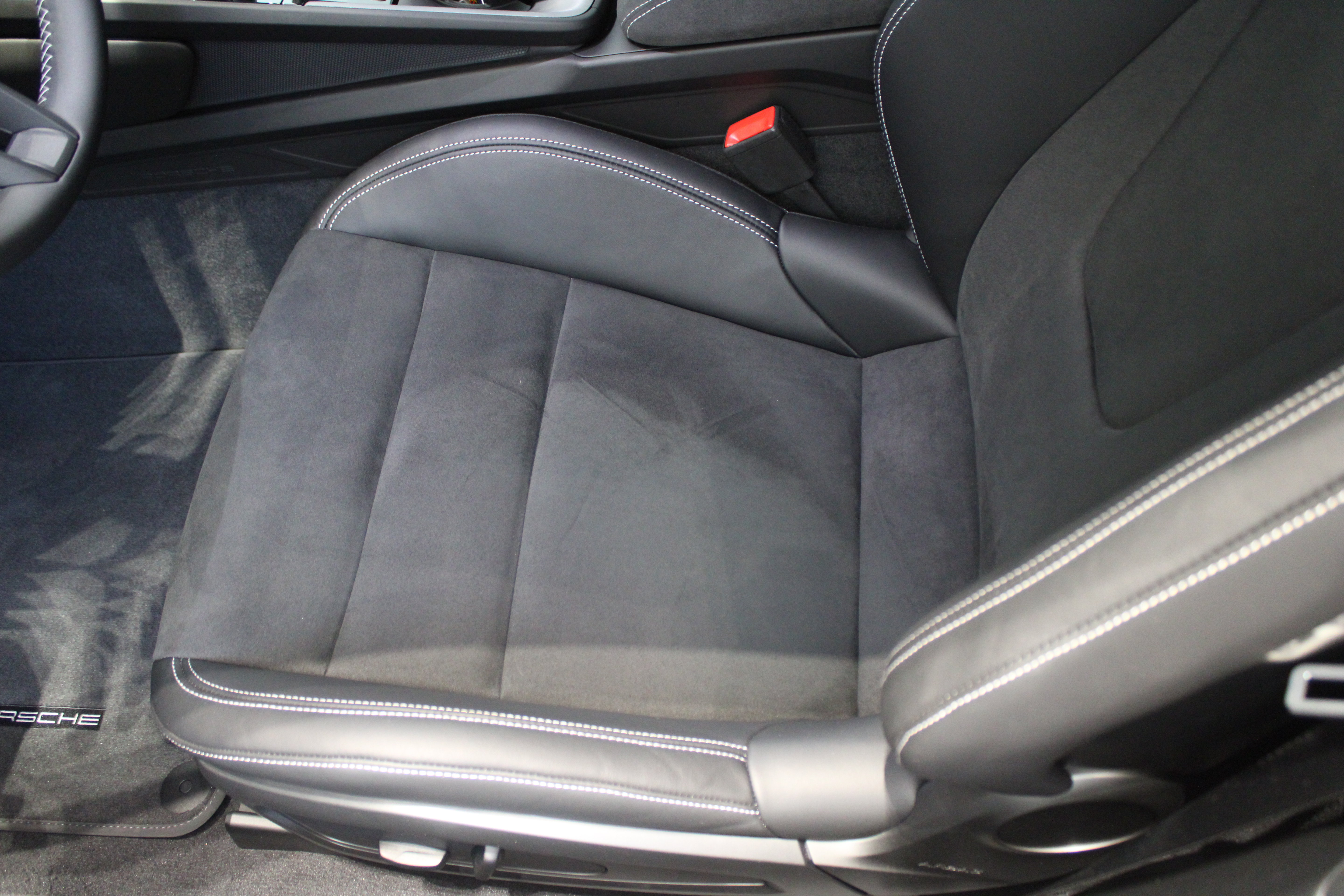 Used 2026 Porsche 911 GT3 RWD image 21