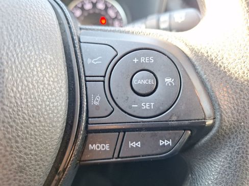 Used 2020 Toyota RAV4 XLE image 21