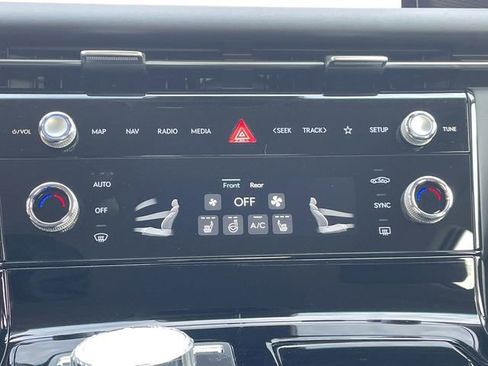 Used 2025 Genesis G80 2.5T AWD/4WD image 25
