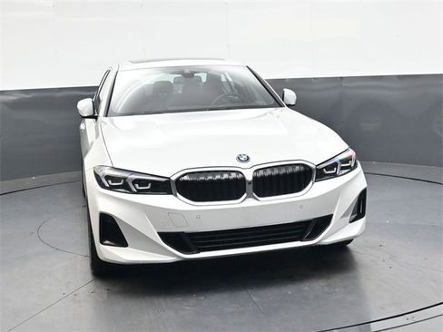 Used 2024 BMW 330e w/ Premium Package image 9