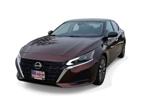 Used 2024 Nissan Altima 2.5 SV image 3