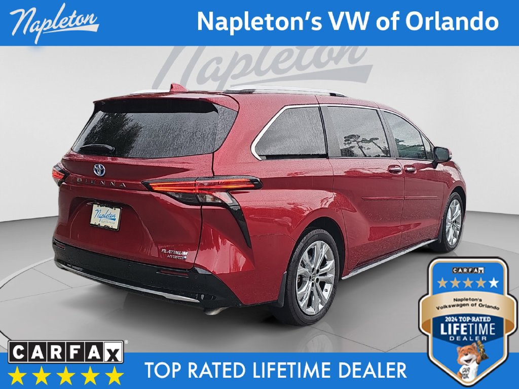Used 2024 Toyota Sienna Platinum FWD image 6