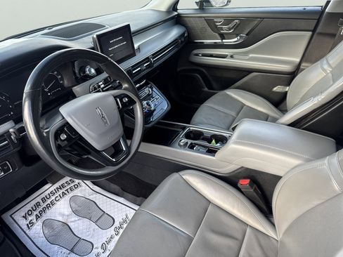 Used 2020 Lincoln Corsair AWD w/ Premium Package image 12