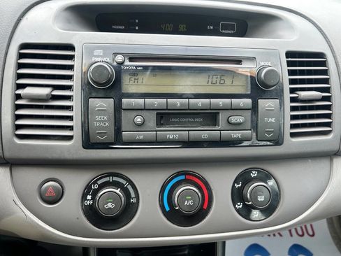 Used 2004 Toyota Camry LE image 22